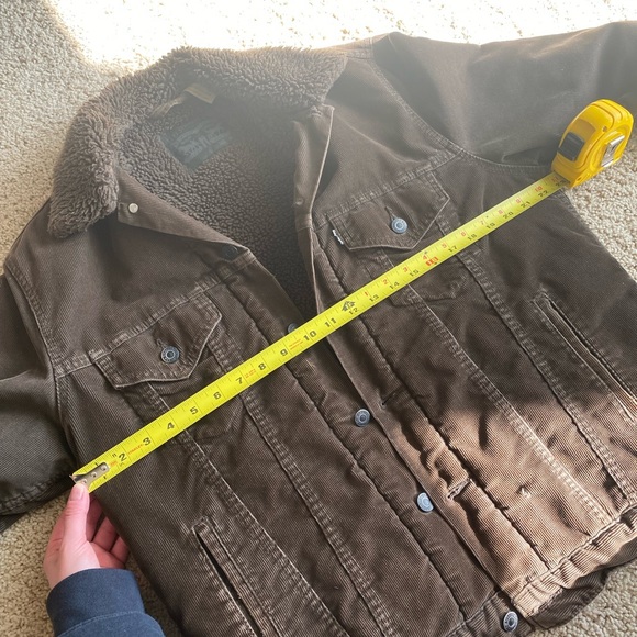 Men’s brown Levi’s corduroy Sherpa jacket in medium. - Picture 2 of 8